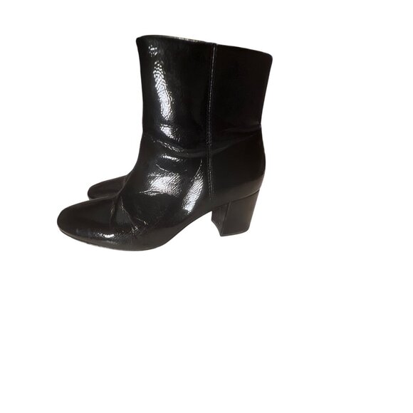 Clarks Black Leather Ankle Boots With Chunky Heels & Side Zipper Closure For Wom - Picture 1 of 7